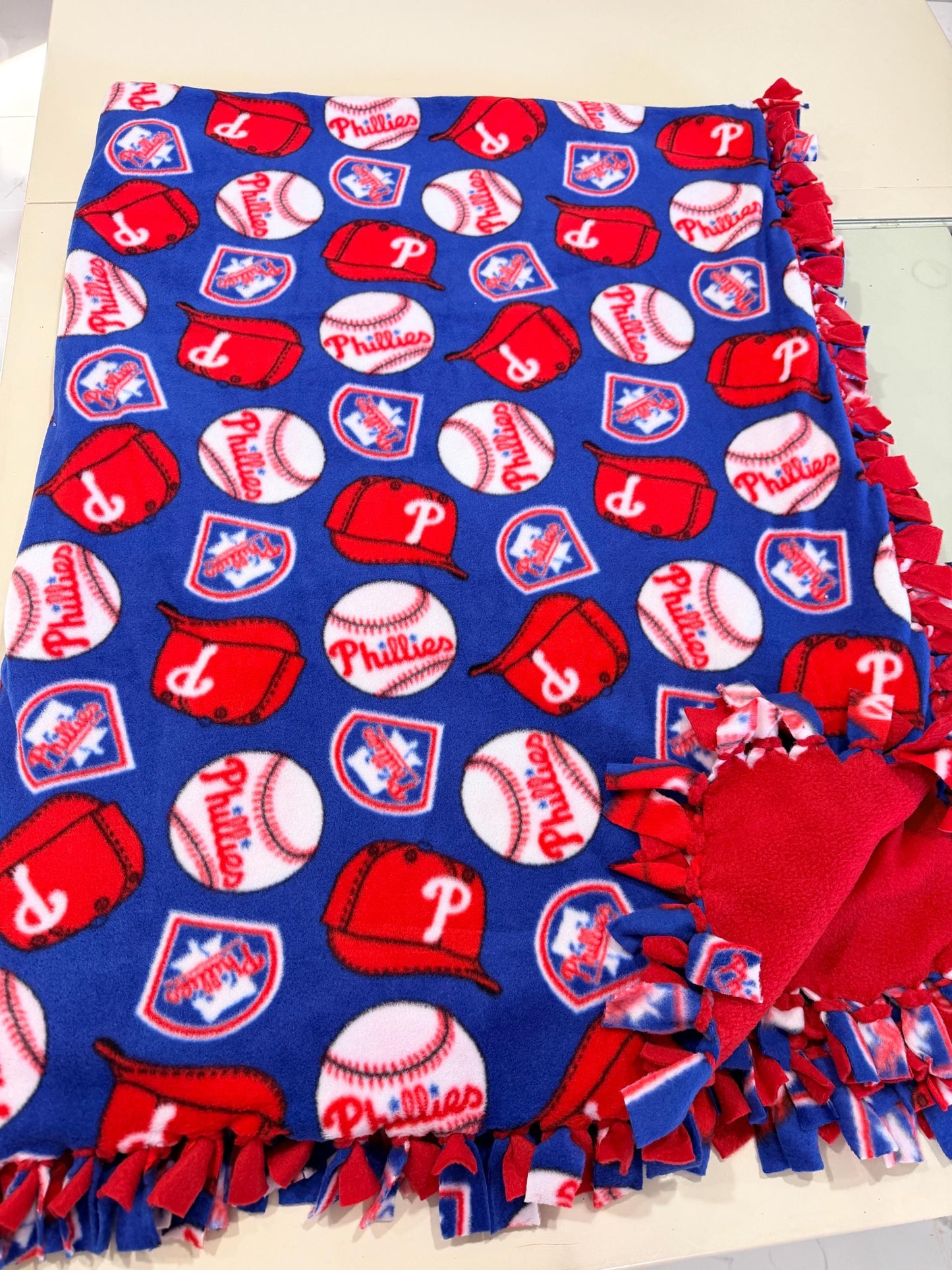 Philadelphia Phillies Knotted Blanket
