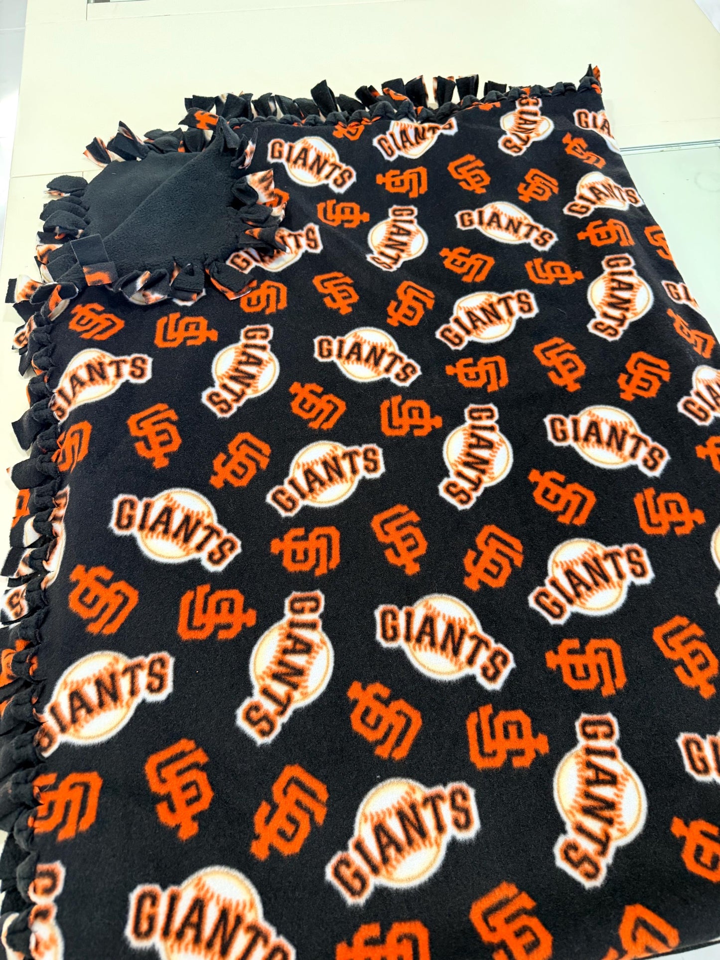 San Francisco Giants Baseball Fleece Knotted Blanket.